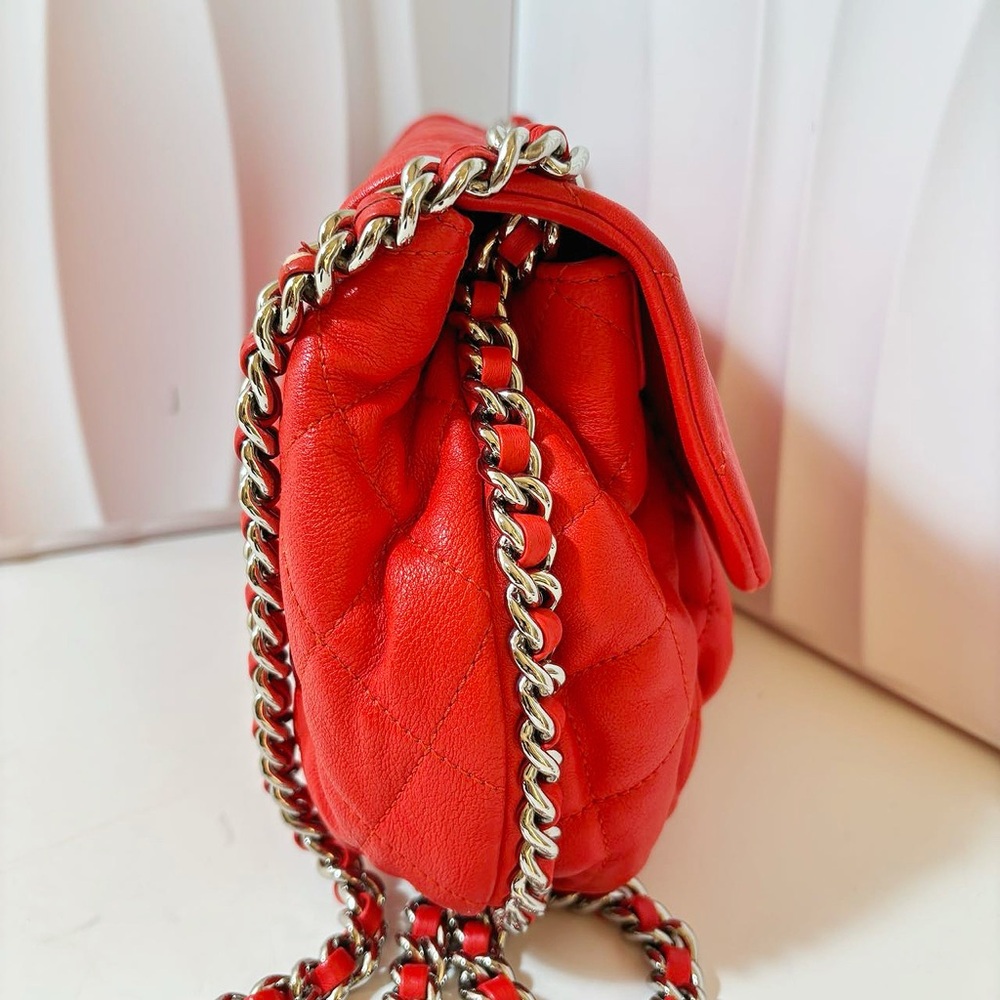 Chanel Red Quilted Leather Flap Bag with Gathered Details - Picture 4 of 11